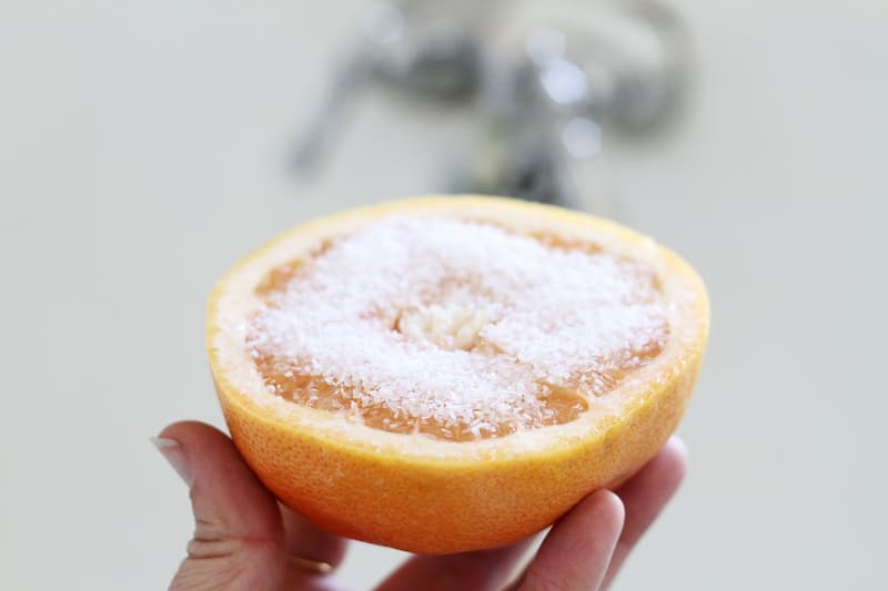 Grapefruit and Salt Bathtub Cleaner
