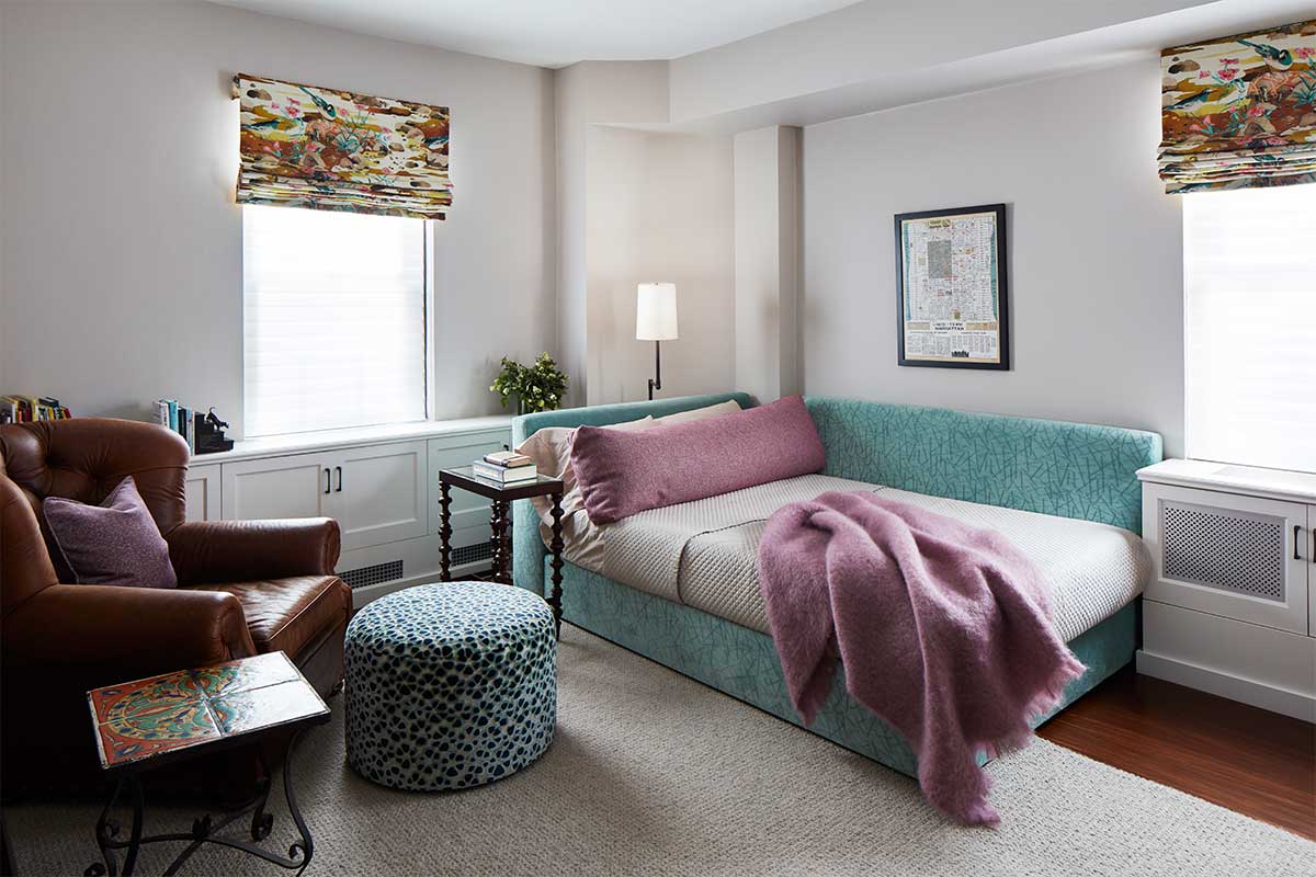 Daybed-with-Teal