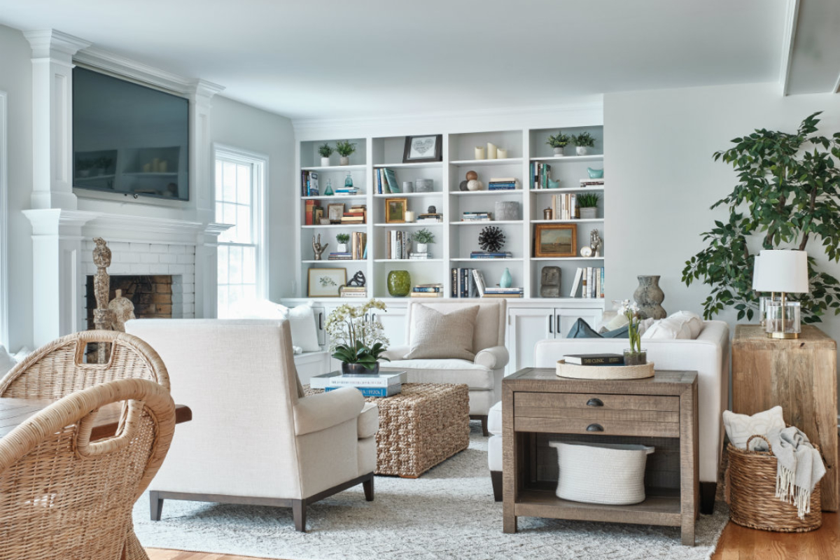 living-room-built-in-book-shelf-tv-fireplace