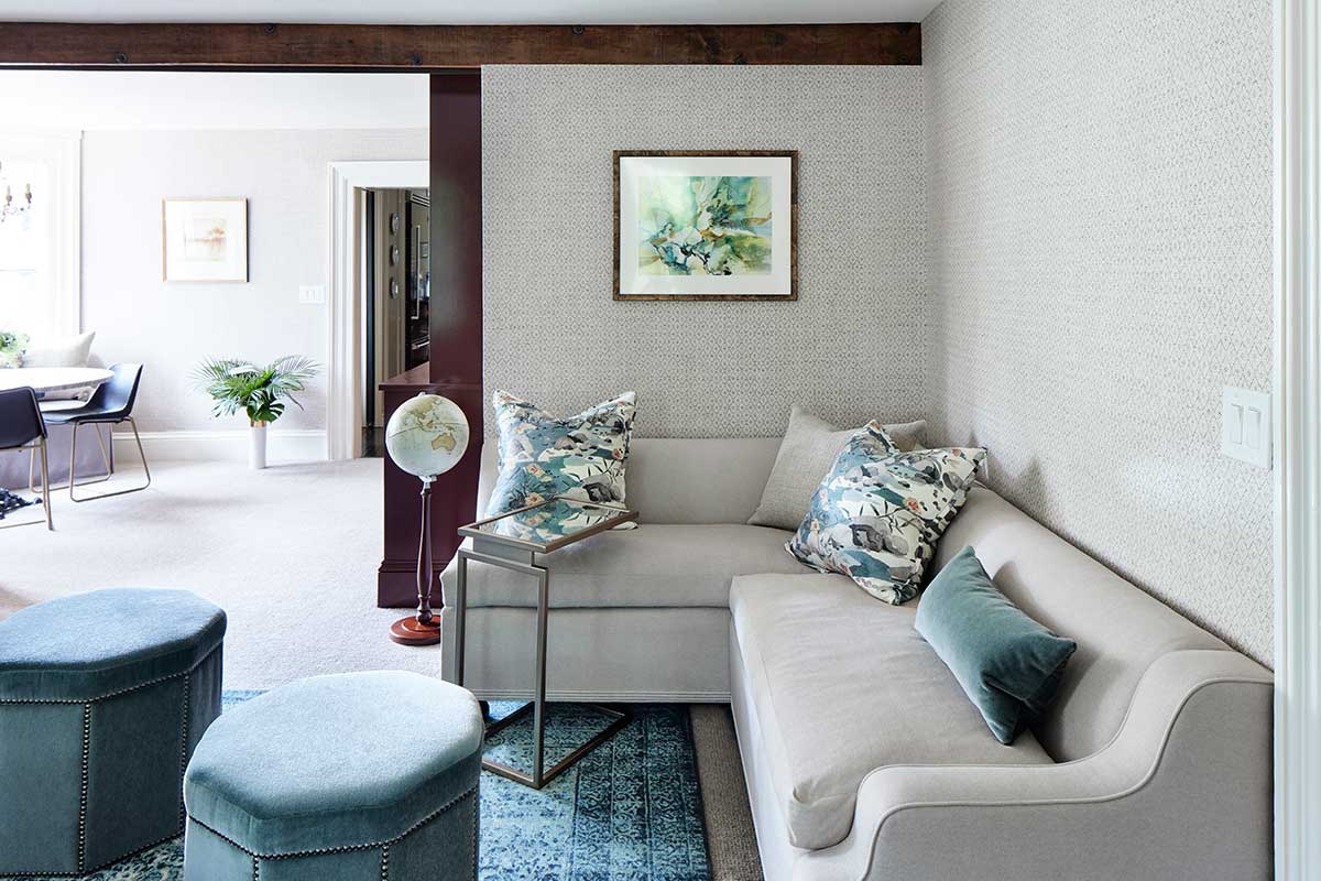 living-room-with-textured-walls-and-blue-accents